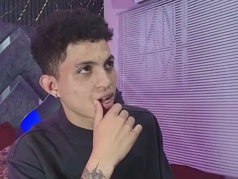 cameron_lux77 webcam