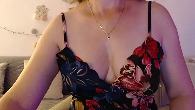 YourfantasyGiuly webcam