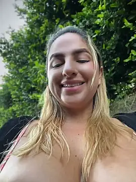 Sammyqueenx21's cam show statistics and live stream
