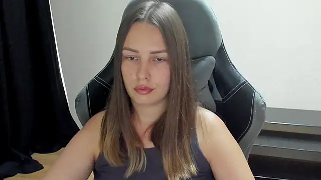 Mia_shy1 webcam
