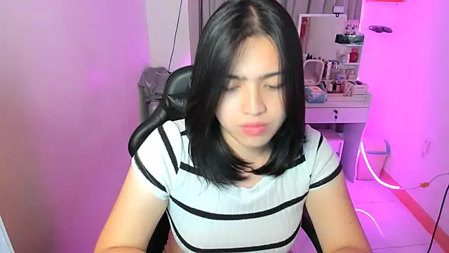 BubbbleButtDemi live sex cam