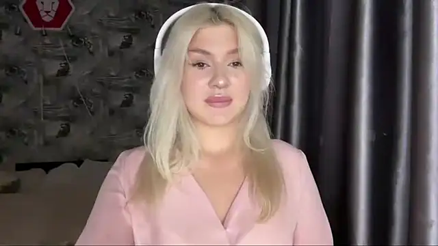 SpotlessParaffin webcam