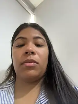 ZahraAmira_ webcam