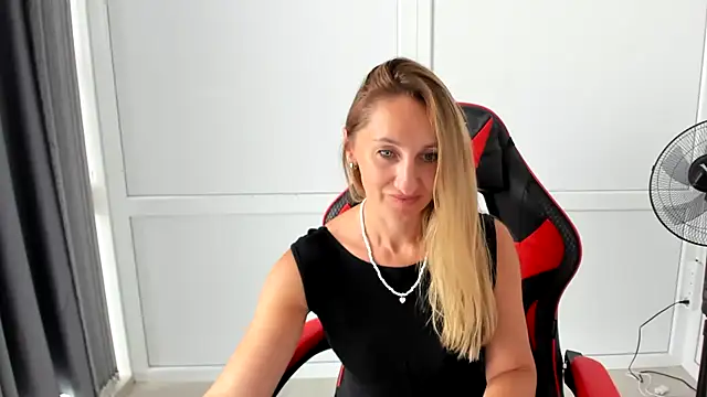 LilyDreamm webcam