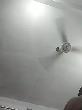 momo_loves webcam