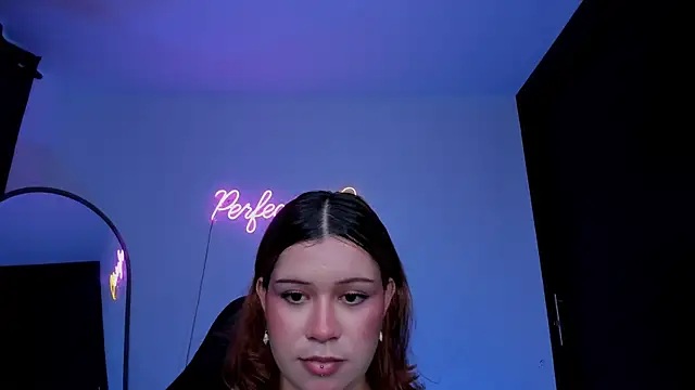 daniela_hornny live cam on StripChat