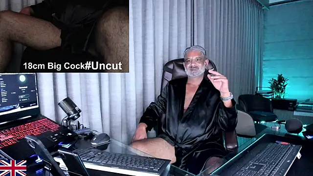 OnlineBossUK webcam