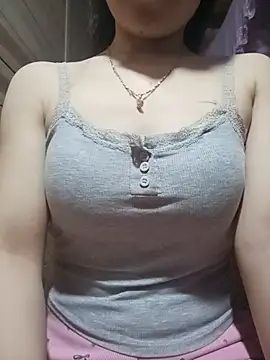 LucyyLy webcam