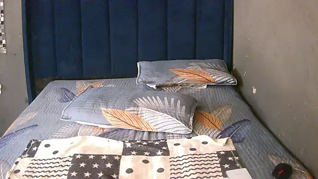 FREAKBARBIE02 webcam