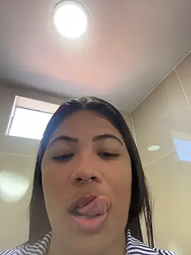 ZahraAmira_ webcam