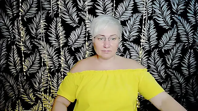 Olivia_playful webcam