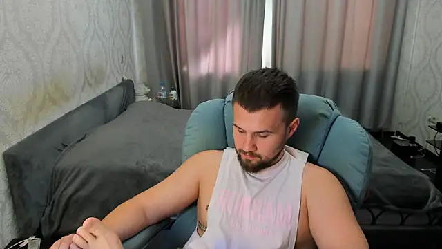 vladik_b - Vladik_b's free webcam - UK Sex Cams