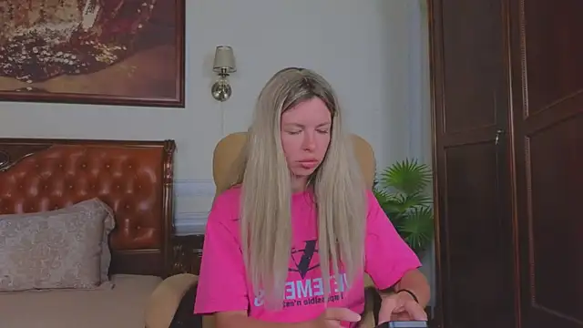 Real_Tini webcam