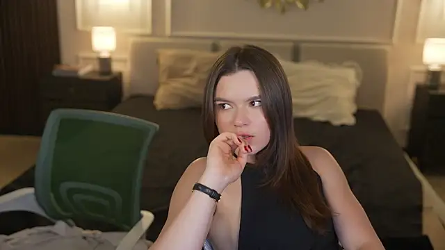 Ella_054 webcam