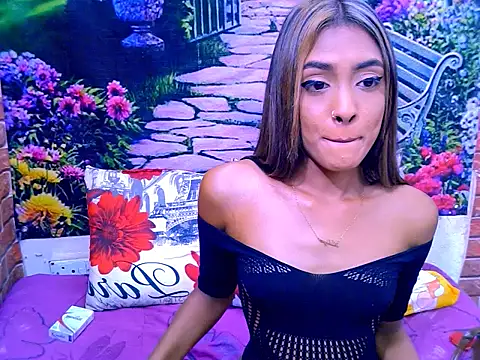IndianPretty14u2Luv webcam