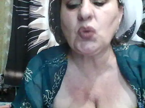 LoaqLovew webcam