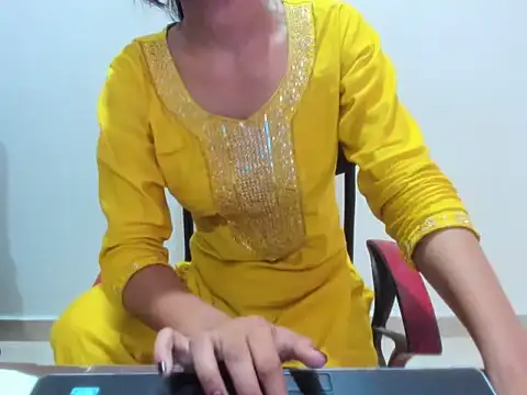 Green_Salad live cam on StripChat
