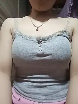 LucyyLy webcam