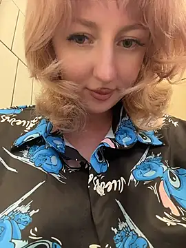 RonnieKiss webcam