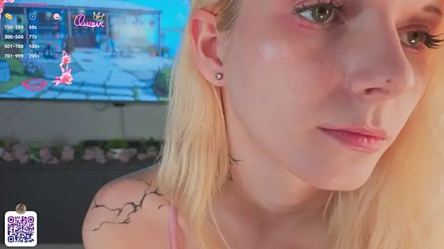 JuanaSumma webcam