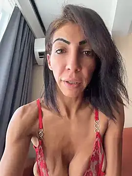 Yasmiinee webcam