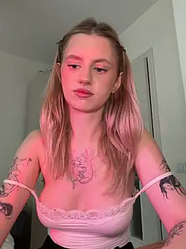 blondiedoll webcam