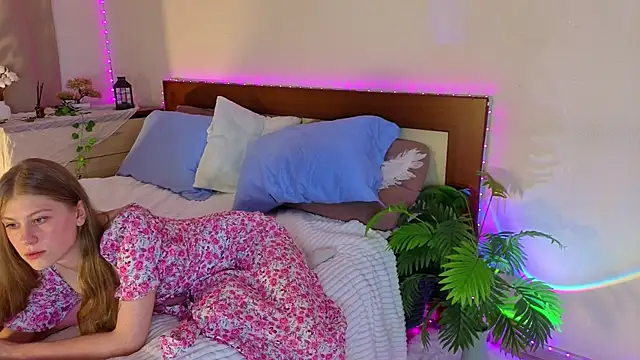 IdaliaKinnick webcam