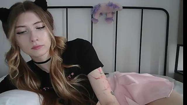 erikashyy - ErikaShyy's free webcam