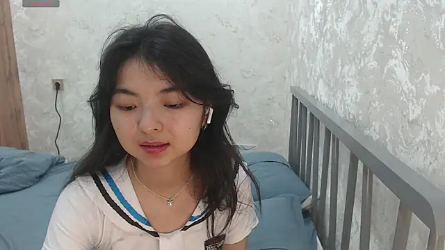 Shy_Kira webcam