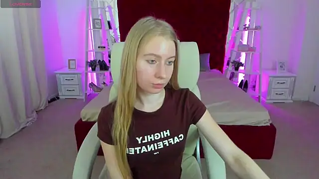 Alina_Blonde webcam