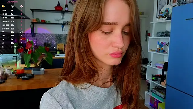 AliviaWithLove webcam