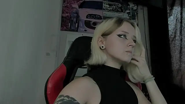 Holy_Mistress_S webcam