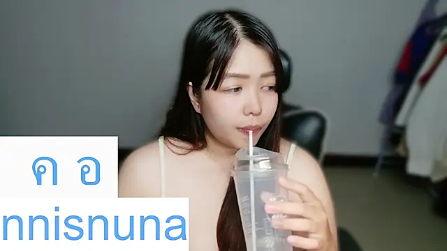 nunanunanuna webcam