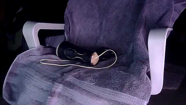 TheRealMrDLlong webcam