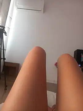 LauraDelightX webcam