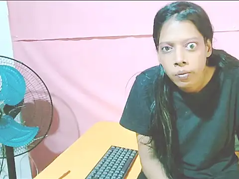 IndianSexyFoxy webcam