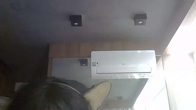 SkinnyKitten live sex cam