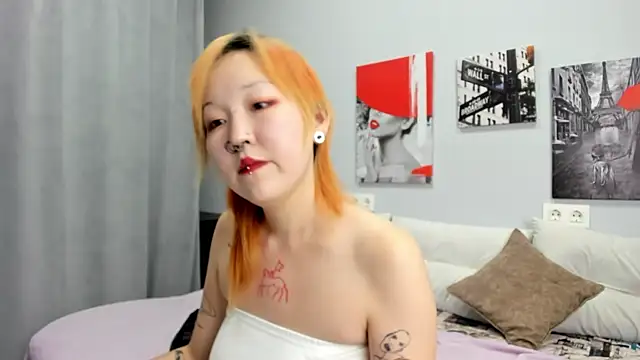 Cute__Kiko live cam on StripChat