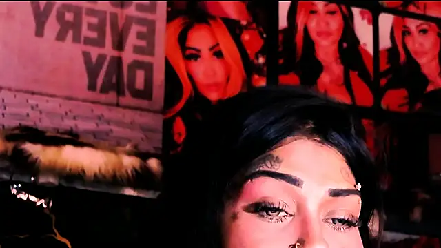 indian_dreamgirl webcam
