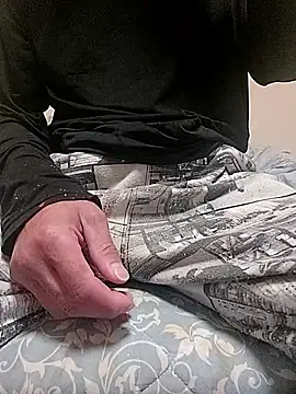 ReekedMyelin webcam