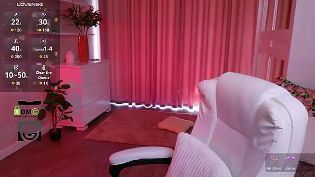 KellyKleine live cam on StripChat
