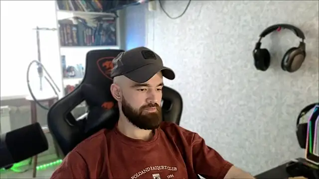 _Serious_Man webcam