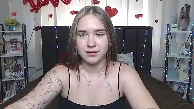 LauraHlot webcam