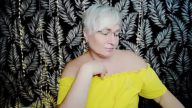 Olivia_playful webcam