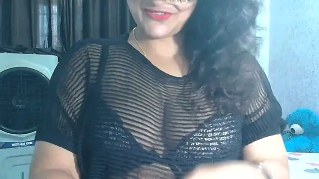 SimmiQueen_77