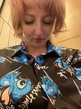 RonnieKiss webcam
