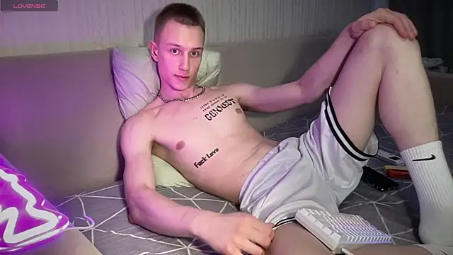 Travis_Gracile webcam