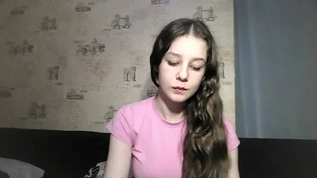 ElinoreHuxman webcam
