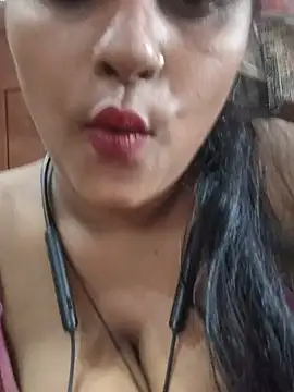 Jasmine_Januja webcam