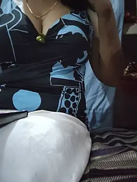 Ezabelljohn webcam